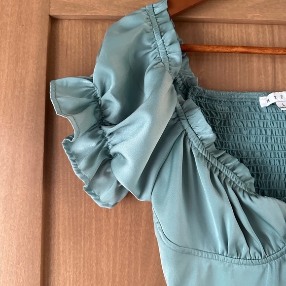 HYFVE Milkmaid Thigh Slit Smocked Back Ruffle Satin Mini Dress size Large​​ - Picture 4 of 12